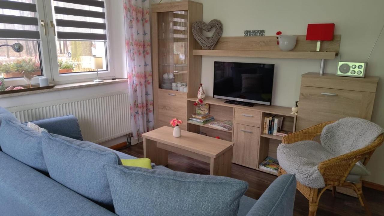 Helenes Ferienwohnung Auf Dem Bauernhof - Lausitzer Seenland Lauta Buitenkant foto