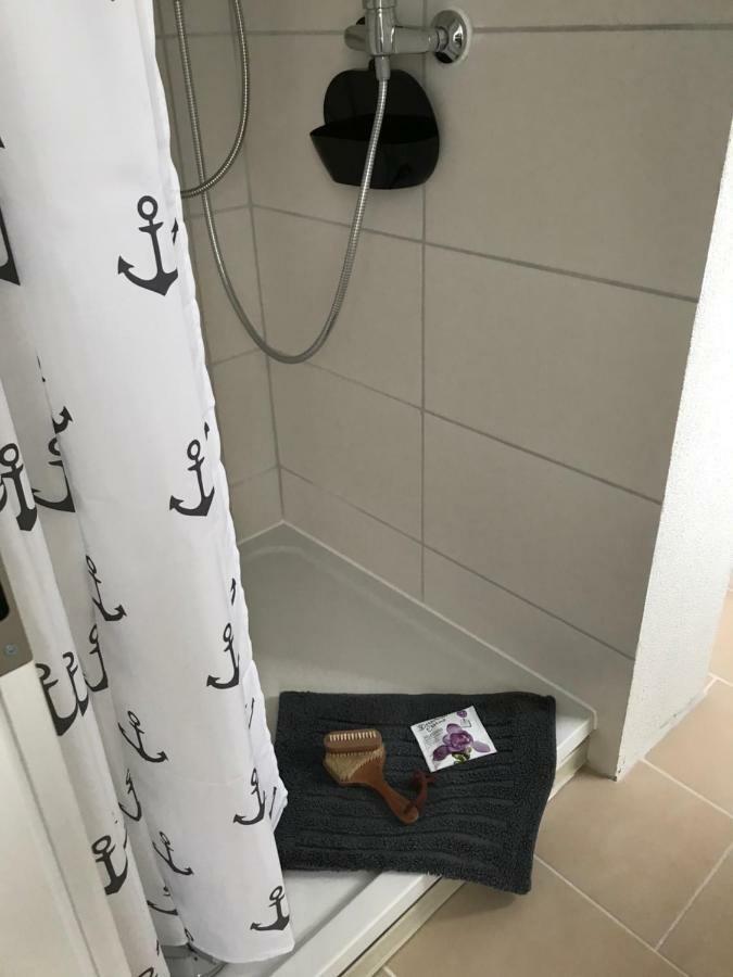 Helenes Ferienwohnung Auf Dem Bauernhof - Lausitzer Seenland Lauta Buitenkant foto